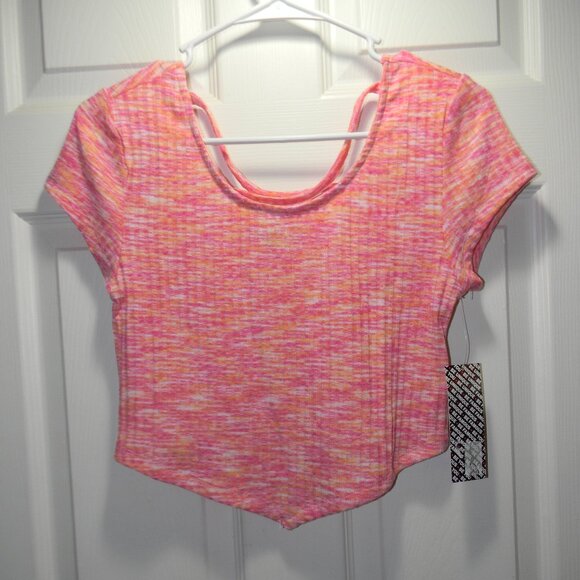Almost Famous Pink Cropped Tee Asymmetrical Hem V Hem Back Detail Sz L NWT - Picture 1 of 4